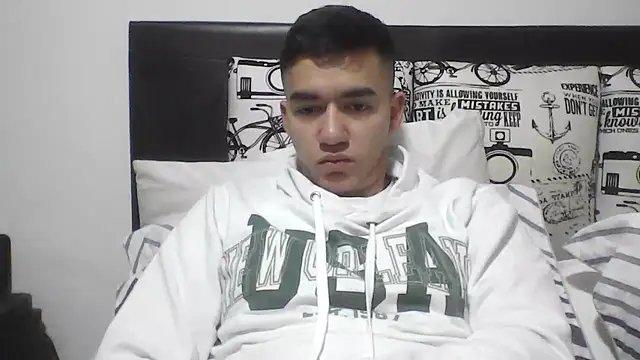 Snapshot of Estebitan_vm chatting on February 2026 11:22:02 AM Estebitan vm online show from February 2026 11:22:02 AM