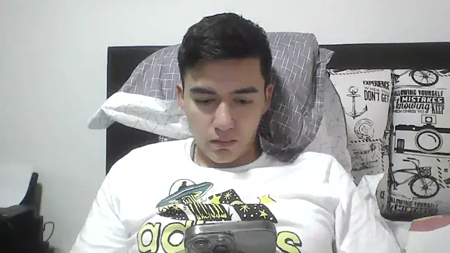 Snapshot of Estebitan_vm chatting on February 2026 10:20:01 PM Estebitan vm online show from February 2026 10:20:01 PM