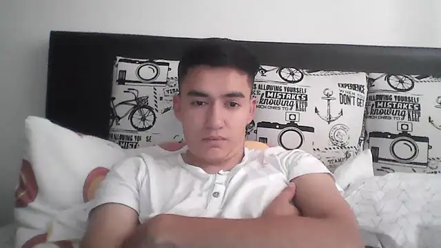 Snapshot of Estebitan_vm chatting on February 2026 08:07:01 PM Estebitan vm online show from February 2026 08:07:01 PM