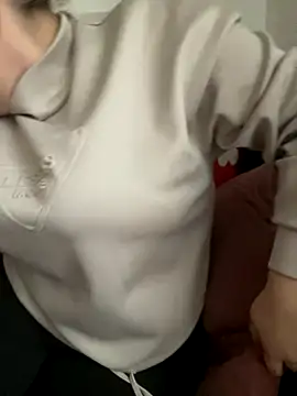 yzabell18 online show from November 2025 12:38:02 PM