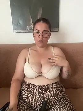 yzabell18 online show from May 2026 10:45:02 AM