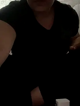 yzabell18 online show from September 2025 03:45:01 PM