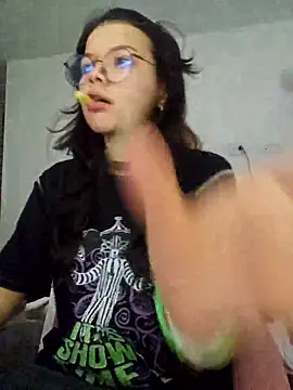 azumiichan online show from April 2026 11:17:01 PM