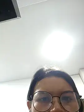 azumiichan online show from November 2025 12:37:01 AM