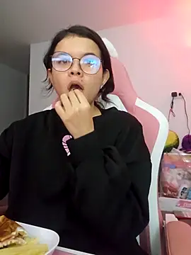 azumiichan online show from March 2026 12:49:02 AM