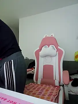 azumiichan online show from April 2026 12:01:02 AM