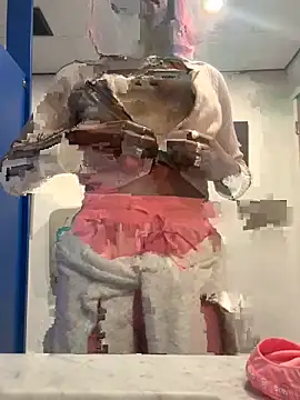 Snapshot of CamGirlLeanna chatting on February 2025 01:19:01 AM CamGirlLeanna online show from February 2025 01:19:01 AM