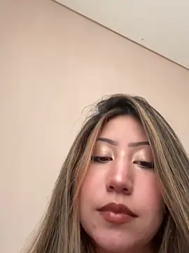 I am tori online show from April 2026 09:43:02 PM