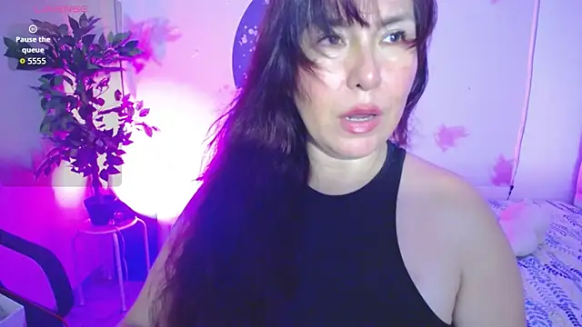 evelyn mature19 online show from October 2025 06:12:02 PM