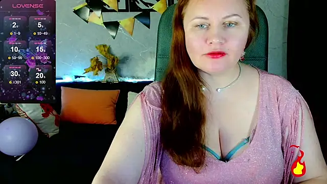 Nikki March online show from October 2025 03:42:01 PM