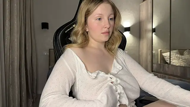 Snapshot of x_ivy_x chatting on December 2024 03:27:02 PM x ivy x online show from December 2024 03:27:02 PM