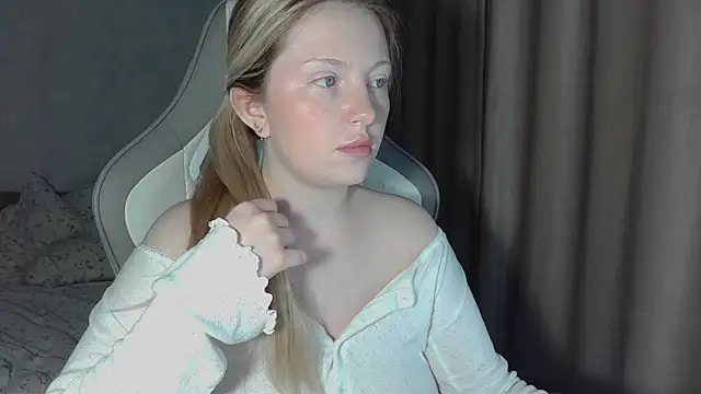 Snapshot of x_ivy_x chatting on May 2026 05:49:01 PM x ivy x online show from May 2026 05:49:01 PM
