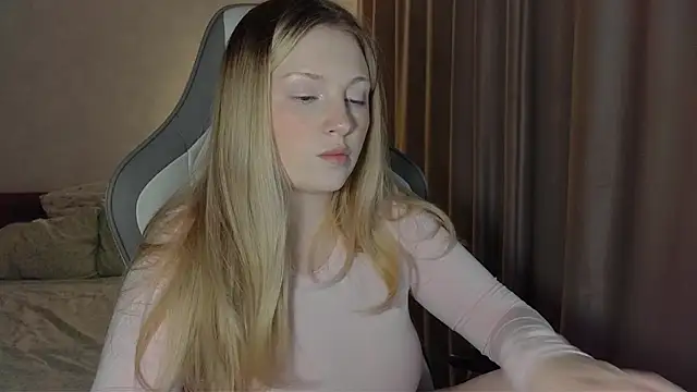 Snapshot of x_ivy_x chatting on April 2026 05:03:02 PM x ivy x online show from April 2026 05:03:02 PM