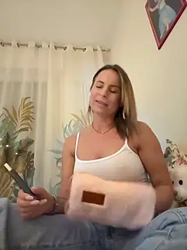 MariaMilan online show from December 2025 06:06:01 PM