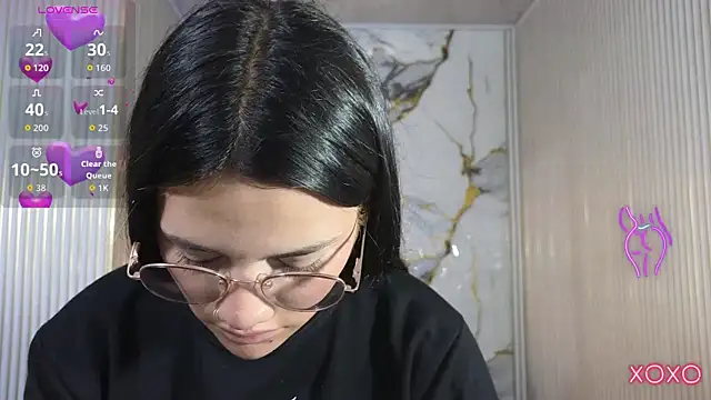 Chiara tay online show from April 2026 08:25:02 PM