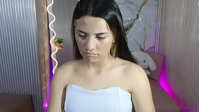 Chiara tay online show from April 2026 07:07:02 PM