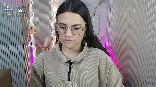 Chiara tay online show from May 2026 07:06:02 PM
