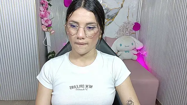 Chiara tay online show from June 2026 07:14:01 PM