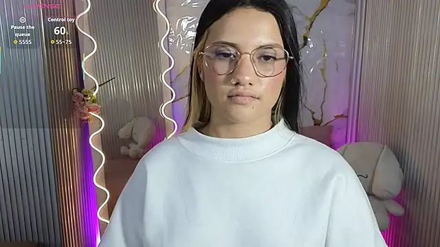 Chiara tay online show from April 2026 07:11:02 PM