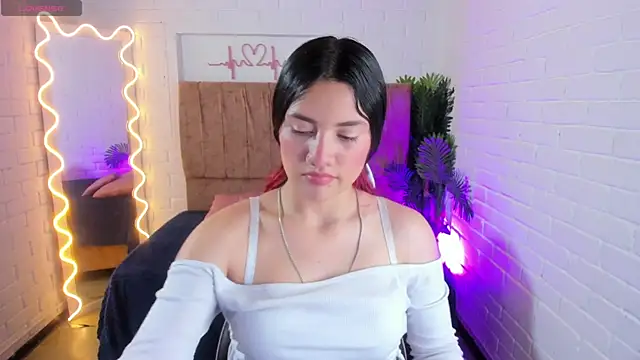 Chiara tay online show from October 2025 07:28:01 PM