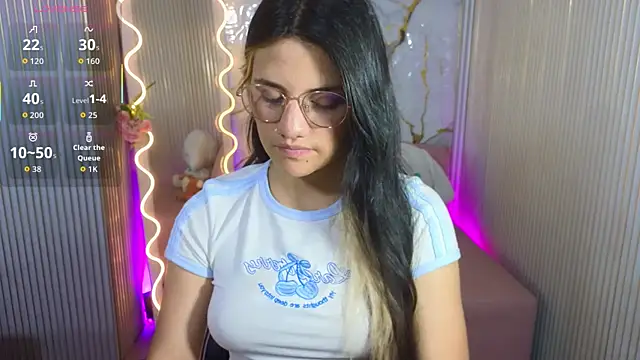 Chiara tay online show from April 2026 07:17:02 PM