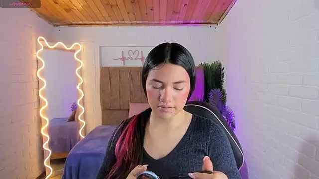 Chiara tay online show from October 2025 07:25:02 PM