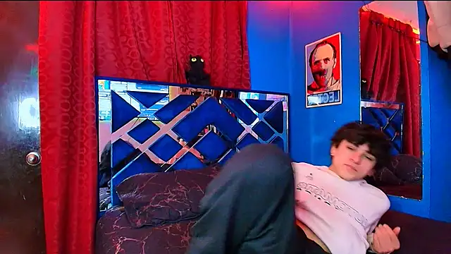 Luke Howland online show from December 2025 08:31:01 PM