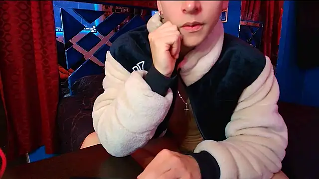 Luke Howland online show from November 2025 12:47:01 AM