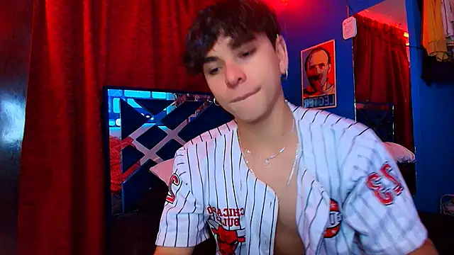 Snapshot of Luke_Howland chatting on June 2026 11:49:02 PM Luke Howland online show from June 2026 11:49:02 PM