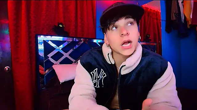 Luke Howland online show from April 2026 02:04:02 AM