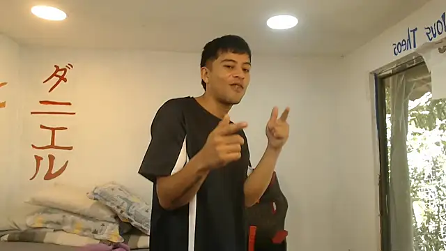 danielitopapuu online show from July 2026 03:21:02 PM