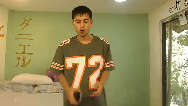 danielitopapuu online show from July 2026 03:31:02 PM