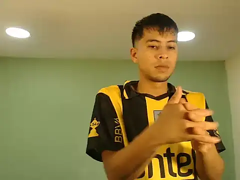 danielitopapuu online show from December 2025 02:21:02 PM