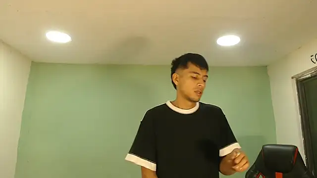 danielitopapuu online show from December 2025 12:59:02 AM