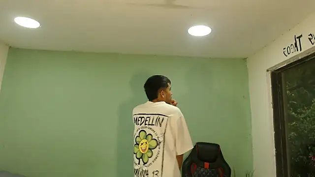 danielitopapuu online show from February 2026 12:04:01 PM