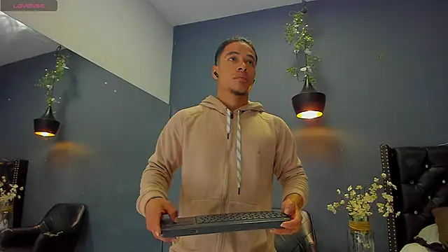 Bryson Collins  online show from March 2025 11:00:02 AM