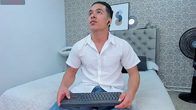 Bryson Collins  online show from September 2025 11:25:01 PM