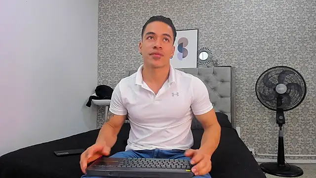 Bryson Collins  online show from October 2025 10:56:02 PM