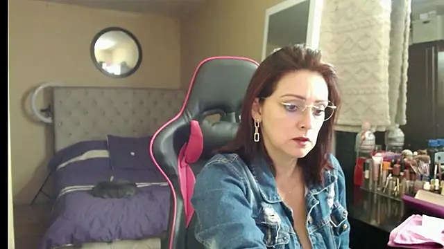 Carol Scottt online show from November 2025 03:55:02 AM