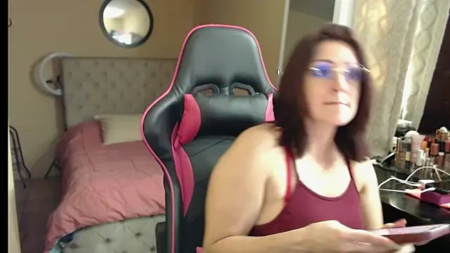 Carol Scottt online show from November 2025 09:14:01 PM