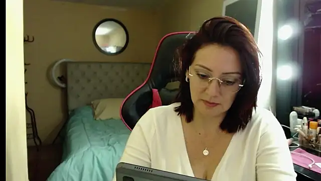 Carol Scottt online show from September 2025 09:21:02 PM