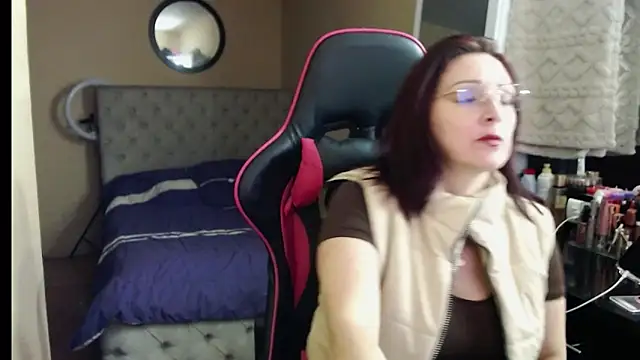 Carol Scottt online show from November 2025 05:02:01 AM