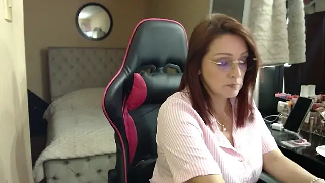 Carol Scottt online show from April 2026 09:32:01 PM