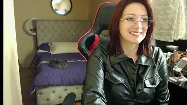 Carol Scottt online show from October 2025 10:00:02 PM
