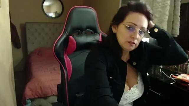 Carol Scottt online show from March 2026 03:41:02 PM