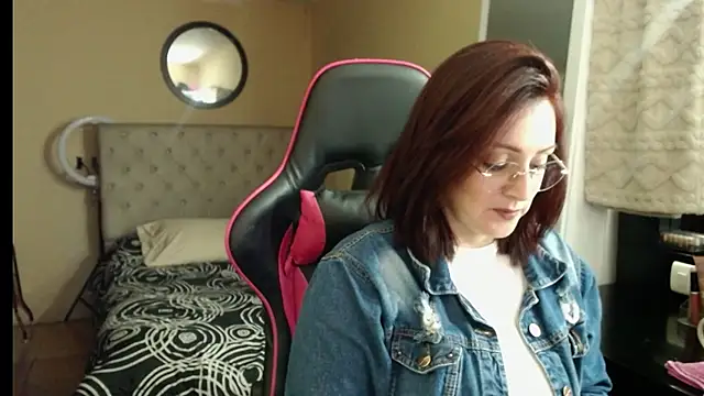 Carol Scottt online show from October 2025 10:10:02 PM