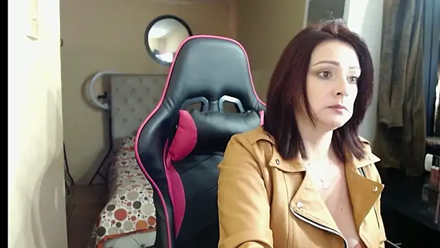 Carol Scottt online show from October 2025 05:31:01 PM