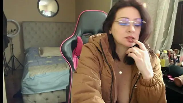 Carol Scottt online show from December 2025 09:20:01 AM