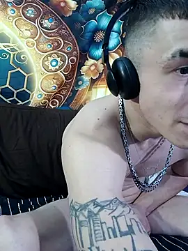 Snapshot of --D-a-D-D-y- chatting on December 2025 09:09:01 AM --D-a-D-D-y- online show from December 2025 09:09:01 AM