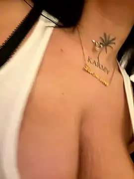 Snapshot of CarolaDrago chatting on January 2026 05:44:01 AM CarolaDrago online show from January 2026 05:44:01 AM